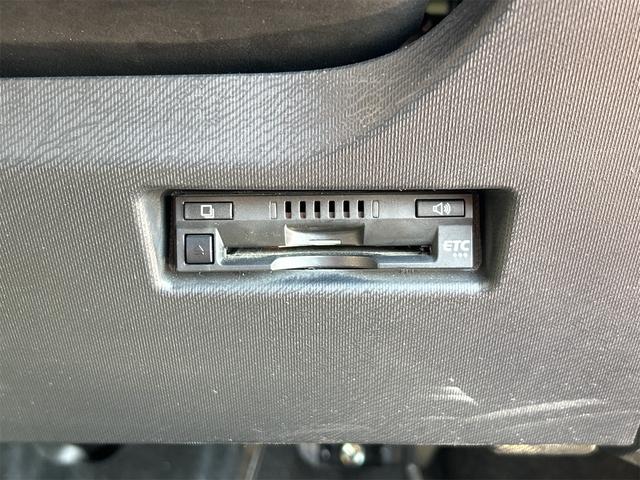 アクア Sスタイルブラック ETC バックカメラ ナビ TV レーンアシスト 衝突被害軽減システム オートマチックハイビーム オートライト スマートキー アイドリングストップ 電動格納ミラー CVT 盗難防止システム(11枚目)