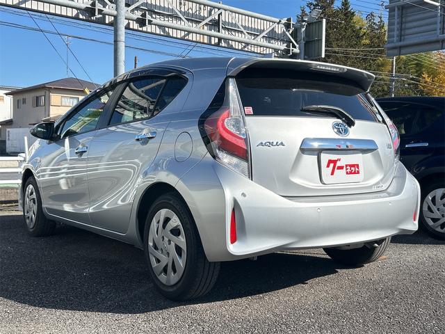 アクア Sスタイルブラック レーンアシスト 衝突被害軽減システム オートマチックハイビーム オートライト スマートキー アイドリングストップ 電動格納ミラー CVT 盗難防止システム 衝突安全ボディ ABS(17枚目)