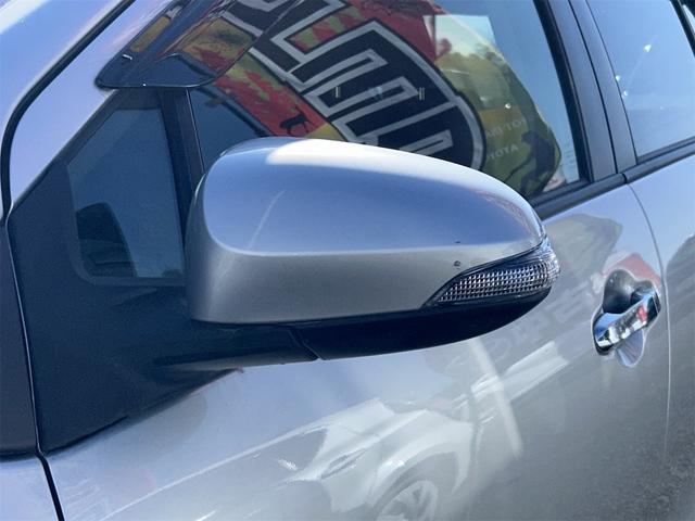 アクア Sスタイルブラック レーンアシスト 衝突被害軽減システム オートマチックハイビーム オートライト スマートキー アイドリングストップ 電動格納ミラー CVT 盗難防止システム 衝突安全ボディ ABS(32枚目)