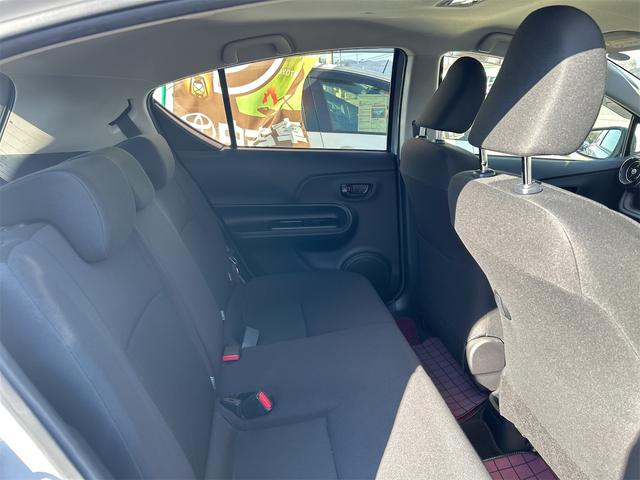 アクア Sスタイルブラック レーンアシスト 衝突被害軽減システム オートマチックハイビーム オートライト スマートキー アイドリングストップ 電動格納ミラー CVT 盗難防止システム 衝突安全ボディ ABS(48枚目)