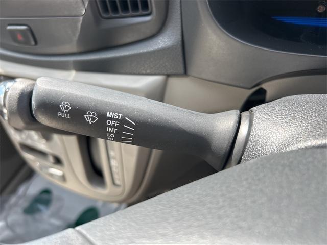 ミライース Ｘ　メモリアルエディション　キーレスエントリー　アイドリングストップ　電動格納ミラー　ＣＶＴ　盗難防止システム　ＡＢＳ　ＣＤ　ミュージックプレイヤー接続可　アルミホイール　衝突安全ボディ　エアコン　パワーステアリング（8枚目）