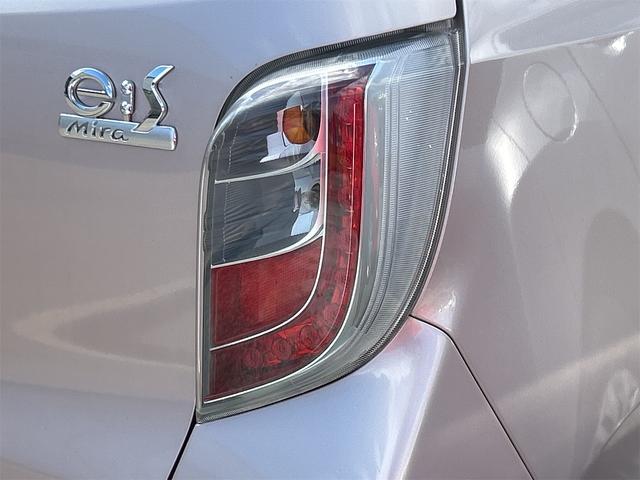 ミライース Ｘ　メモリアルエディション　キーレスエントリー　アイドリングストップ　電動格納ミラー　ＣＶＴ　盗難防止システム　ＡＢＳ　ＣＤ　ミュージックプレイヤー接続可　アルミホイール　衝突安全ボディ　エアコン　パワーステアリング（24枚目）