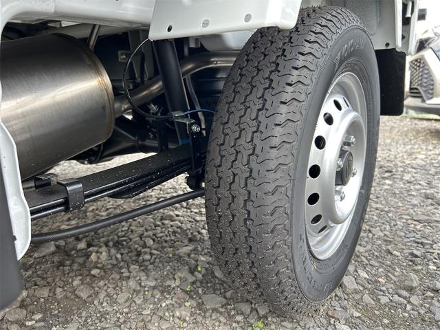 キャリイトラック KC 4WD AT 衝突被害軽減システム クリアランスソナー レーンアシスト アイドリングストップ オートライト ABS ESC エアコン パワーステアリング パワーウィンドウ 運転席エアバッグ(23枚目)