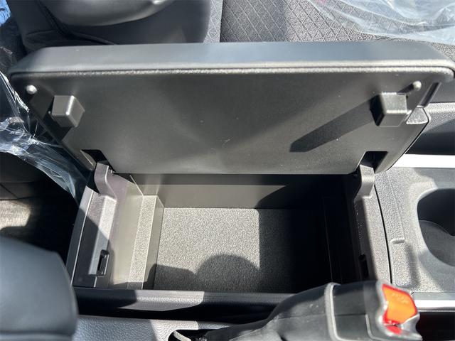 ノア ハイブリッドＳ－Ｇ　ドライブレコーダー　バックカメラ　ナビ　オートクルーズコントロール　レーンアシスト　衝突被害軽減システム　両側電動スライドドア　オートマチックハイビーム　オートライト　ＬＥＤヘッドランプ　スマートキー（51枚目）