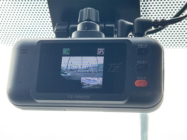 カローラツーリング ハイブリッド ダブルバイビー ドライブレコーダー ETC バックカメラ ナビ クリアランスソナー オートクルーズコントロール レーンアシスト 衝突被害軽減システム アルミホイール オートマチックハイビーム オートライト(13枚目)