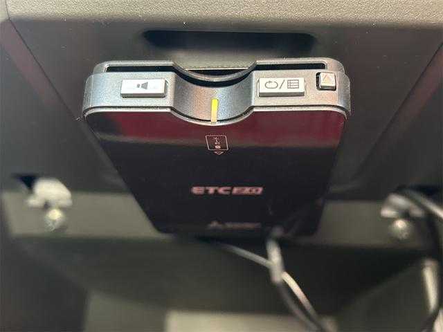 キューブ １５Ｘ　ドライブレコーダー　ＥＴＣ　ナビ　ＴＶ　スマートキー　アイドリングストップ　電動格納ミラー　ベンチシート　ＣＶＴ　ＣＤ　ＵＳＢ　Ｂｌｕｅｔｏｏｔｈ　盗難防止システム　衝突安全ボディ　ＡＢＳ　ＥＳＣ（10枚目）