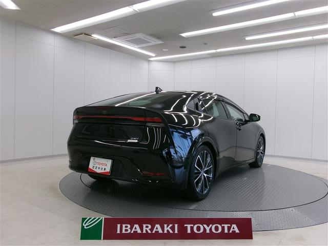 プリウス Ｚ　リアカメラ　プリクラッシュ　本革　メモリナビ　ナビ　ＬＥＤランプ　アルミホイール　ＡＣ　運転席エアバッグ　パワーウインドウ　ＡＢＳ　パワステ　助手席エアバッグ（3枚目）