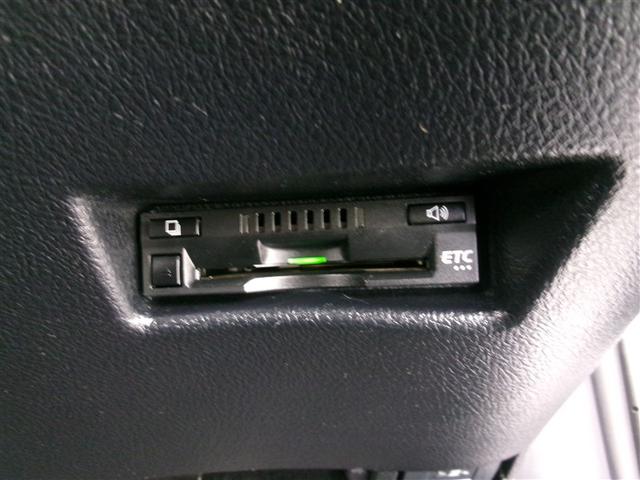 シエンタ ハイブリッドＧ　ブレーキサポート　Ｂカメラ　キーフリー　スマキー　横滑り防止システム　メモリナビ　ナビＴＶ　ＥＴＣ　運転席エアバック　アルミホイール　フルオートエアコン　デュアルエアバッグ　ＰＷ　ワンセグテレビ　ＰＳ（12枚目）