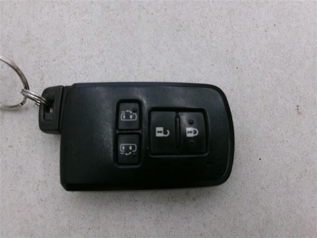 シエンタ ハイブリッドＧ　ブレーキサポート　Ｂカメラ　キーフリー　スマキー　横滑り防止システム　メモリナビ　ナビＴＶ　ＥＴＣ　運転席エアバック　アルミホイール　フルオートエアコン　デュアルエアバッグ　ＰＷ　ワンセグテレビ　ＰＳ（24枚目）