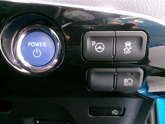 プリウスＰＨＶ Ａ　バックモニタ　オ－トエアコン　アルミホイール　ナビ　サイドエアバッグ　エアバッグ　ＡＢＳ　踏み間違い防止　ＨＤＤナビ（14枚目）