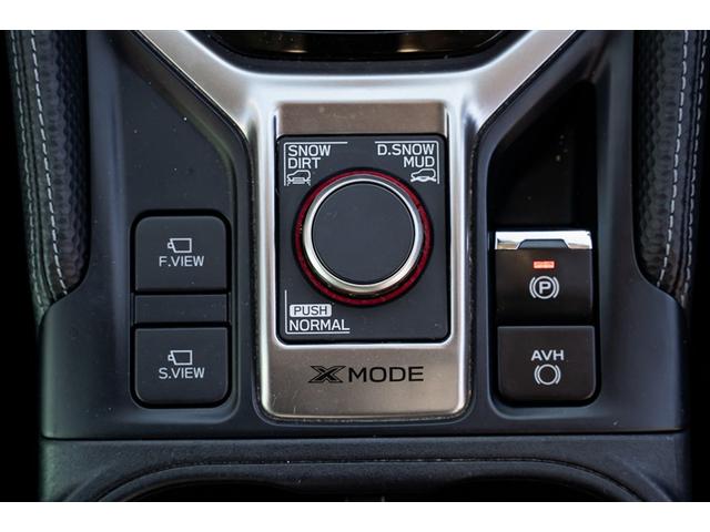 フォレスター プレミアム 衝突軽減B 横滑り防止 盗難防止装置 AUX アイドリングストップ付 ドライブレコーダ エアバッグ 電動パワーシート LEDライト ETC車載器 黒革シート メモリーナビ クルコン DVD再生 4WD(10枚目)