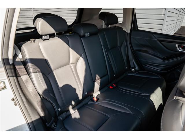 フォレスター プレミアム 衝突軽減B 横滑り防止 盗難防止装置 AUX アイドリングストップ付 ドライブレコーダ エアバッグ 電動パワーシート LEDライト ETC車載器 黒革シート メモリーナビ クルコン DVD再生 4WD(18枚目)