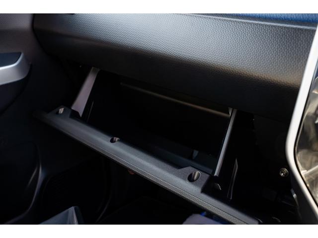 ルーミー カスタムＧ　横滑り防止システム　運転席助手席エアバック　障害物ソナー　左右電動スライドドア　スマ－トキ－　Ａ－ＳＴＯＰ　エアバック　エアコン　ＬＥＤライト　キーフリー　イモビ　ワンセグ　クルコン　ＰＳ　ナビＴＶ（10枚目）