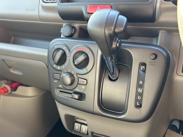 エブリイ ＰＣ　両側スライドドア　クリアランスソナー　レーンアシスト　衝突被害軽減システム　オートライト　ＬＥＤヘッドランプ　キーレスエントリー　アイドリングストップ　電動格納ミラー　シートヒーター　ＣＶＴ（5枚目）