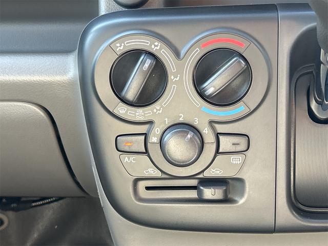 エブリイ ＰＣ　両側スライドドア　クリアランスソナー　レーンアシスト　衝突被害軽減システム　オートライト　ＬＥＤヘッドランプ　キーレスエントリー　アイドリングストップ　電動格納ミラー　シートヒーター　ＣＶＴ（6枚目）