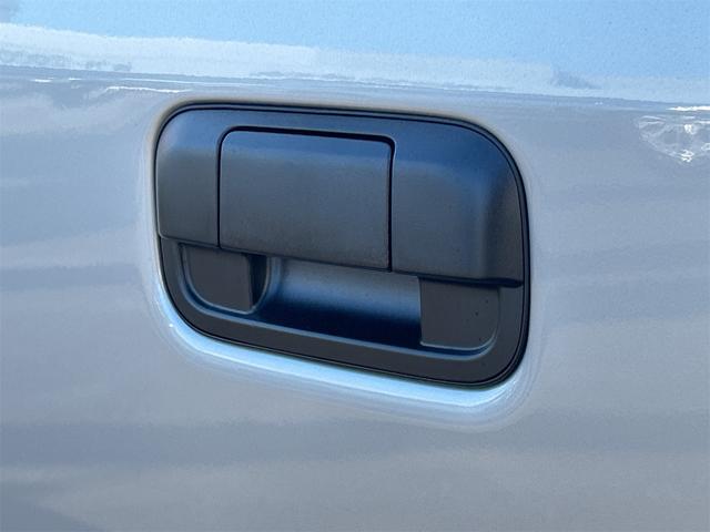 エブリイ ＰＣ　両側スライドドア　クリアランスソナー　レーンアシスト　衝突被害軽減システム　オートライト　ＬＥＤヘッドランプ　キーレスエントリー　アイドリングストップ　電動格納ミラー　シートヒーター　ＣＶＴ（22枚目）