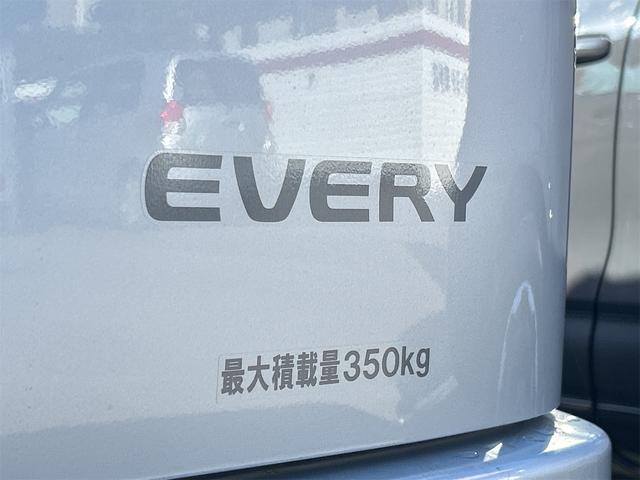 エブリイ ＰＣ　両側スライドドア　クリアランスソナー　レーンアシスト　衝突被害軽減システム　オートライト　ＬＥＤヘッドランプ　キーレスエントリー　アイドリングストップ　電動格納ミラー　シートヒーター　ＣＶＴ（23枚目）