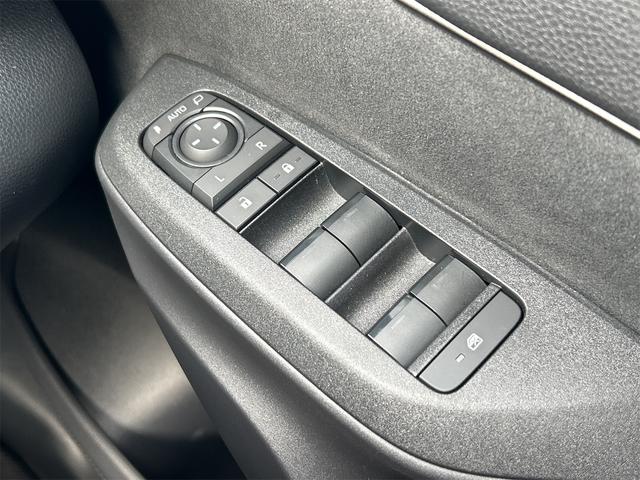 ヤリスクロス ハイブリッドZ ドライブレコーダー 全周囲カメラ クリアランスソナー オートクルーズコントロール パワーシート パークアシスト 衝突被害軽減システム ナビ TV オートマチックハイビーム オートライト(49枚目)