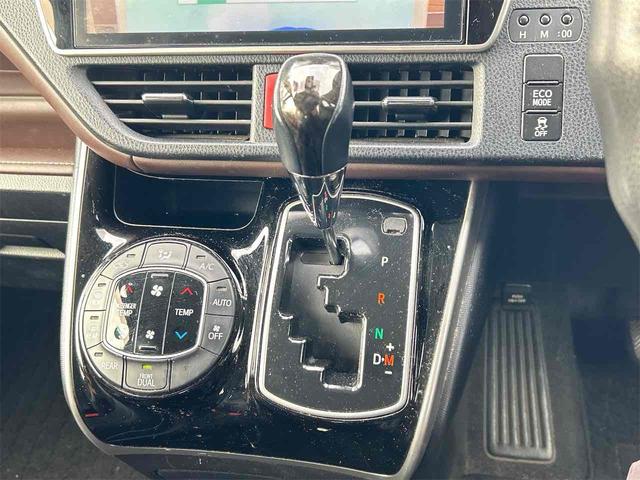 発進時や後退時に必ず操作するレバーです。操作のしやすさが肝になってきます。ぜひ一度体感してください。