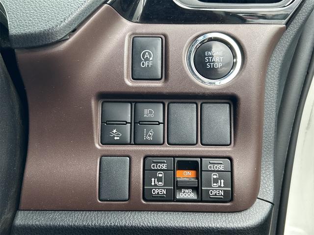 両側電動スライドドア装備！運転席よりボタン一つで開閉可能でございます。