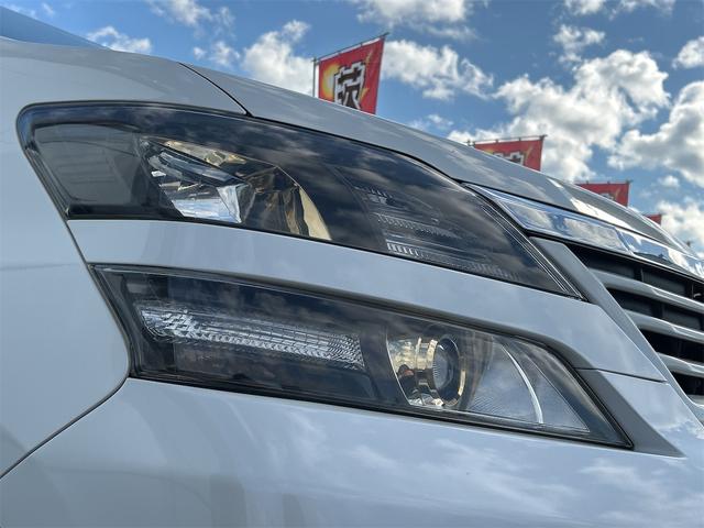 ヴェルファイア ２．４Ｚ　ゴールデンアイズＩＩ　ＥＴＣ　全周囲カメラ　ナビ　ＴＶ　クリアランスソナー　オートクルーズコントロール　両側電動スライドドア　オートライト　ＨＩＤ　サンルーフ　電動リアゲート　スマートキー　電動格納ミラー　後席モニター（13枚目）