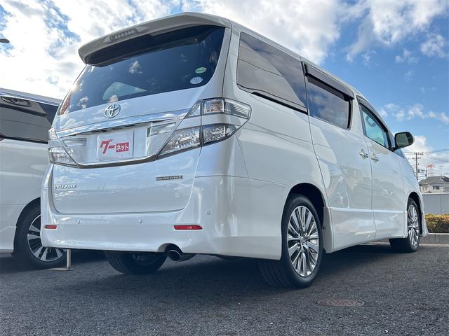 ヴェルファイア ２．４Ｚ　ゴールデンアイズＩＩ　ＥＴＣ　全周囲カメラ　ナビ　ＴＶ　クリアランスソナー　オートクルーズコントロール　両側電動スライドドア　オートライト　ＨＩＤ　サンルーフ　電動リアゲート　スマートキー　電動格納ミラー　後席モニター（16枚目）