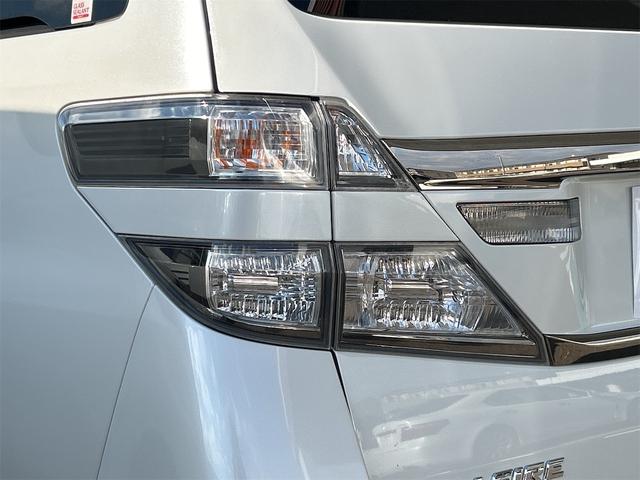 ヴェルファイア ２．４Ｚ　ゴールデンアイズＩＩ　ＥＴＣ　全周囲カメラ　ナビ　ＴＶ　クリアランスソナー　オートクルーズコントロール　両側電動スライドドア　オートライト　ＨＩＤ　サンルーフ　電動リアゲート　スマートキー　電動格納ミラー　後席モニター（26枚目）