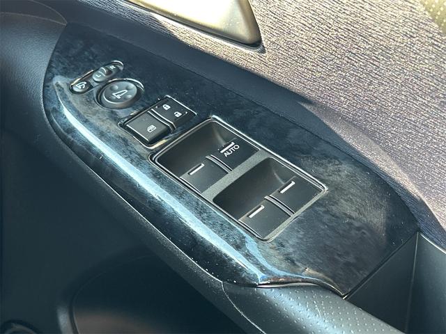 オデッセイ アブソルート　ＥＴＣ　バックカメラ　ナビ　オートクルーズコントロール　オートライト　ＨＩＤ　キーレスエントリー　電動格納ミラー　３列シート　ＡＴ　アルミホイール　ＣＤ　ＤＶＤ再生　ＵＳＢ　Ｂｌｕｅｔｏｏｔｈ（11枚目）