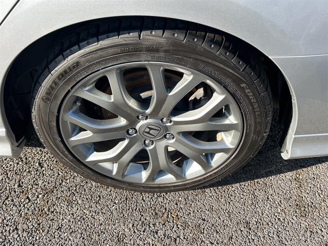 オデッセイ アブソルート　ＥＴＣ　バックカメラ　ナビ　オートクルーズコントロール　オートライト　ＨＩＤ　キーレスエントリー　電動格納ミラー　３列シート　ＡＴ　アルミホイール　ＣＤ　ＤＶＤ再生　ＵＳＢ　Ｂｌｕｅｔｏｏｔｈ（20枚目）