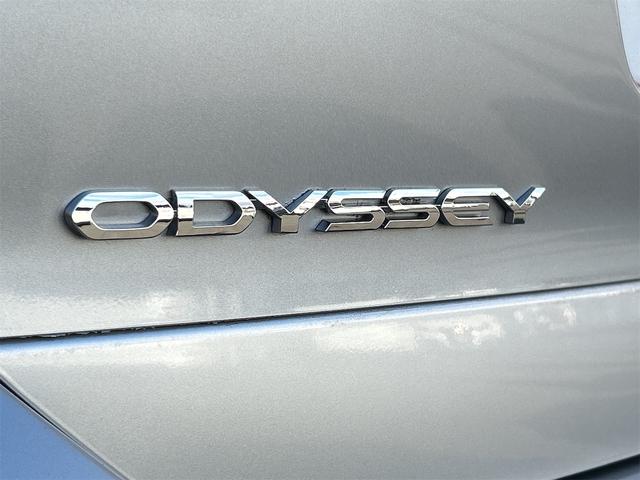 オデッセイ アブソルート　ＥＴＣ　バックカメラ　ナビ　オートクルーズコントロール　オートライト　ＨＩＤ　キーレスエントリー　電動格納ミラー　３列シート　ＡＴ　アルミホイール　ＣＤ　ＤＶＤ再生　ＵＳＢ　Ｂｌｕｅｔｏｏｔｈ（28枚目）