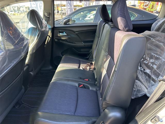 オデッセイ アブソルート　ＥＴＣ　バックカメラ　ナビ　オートクルーズコントロール　オートライト　ＨＩＤ　キーレスエントリー　電動格納ミラー　３列シート　ＡＴ　アルミホイール　ＣＤ　ＤＶＤ再生　ＵＳＢ　Ｂｌｕｅｔｏｏｔｈ（32枚目）