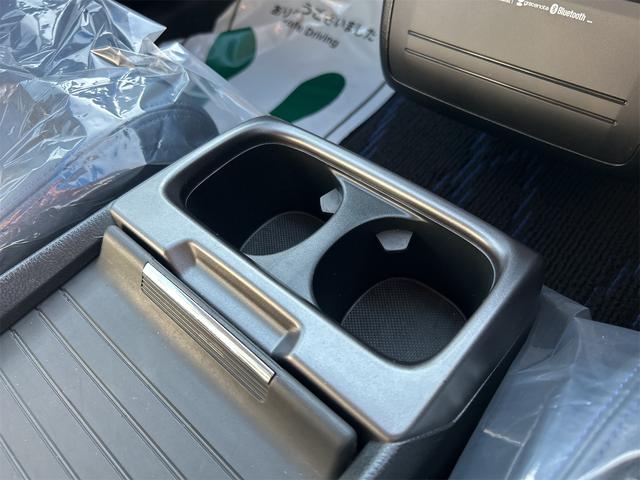 オデッセイ アブソルート　ＥＴＣ　バックカメラ　ナビ　オートクルーズコントロール　オートライト　ＨＩＤ　キーレスエントリー　電動格納ミラー　３列シート　ＡＴ　アルミホイール　ＣＤ　ＤＶＤ再生　ＵＳＢ　Ｂｌｕｅｔｏｏｔｈ（41枚目）