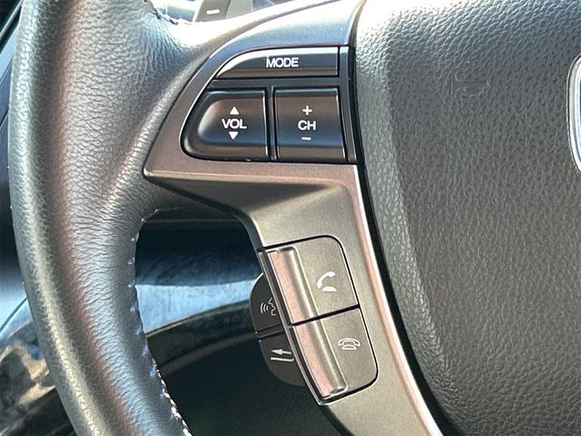 オデッセイ アブソルート　ＥＴＣ　バックカメラ　ナビ　オートクルーズコントロール　オートライト　ＨＩＤ　キーレスエントリー　電動格納ミラー　３列シート　ＡＴ　アルミホイール　ＣＤ　ＤＶＤ再生　ＵＳＢ　Ｂｌｕｅｔｏｏｔｈ（46枚目）