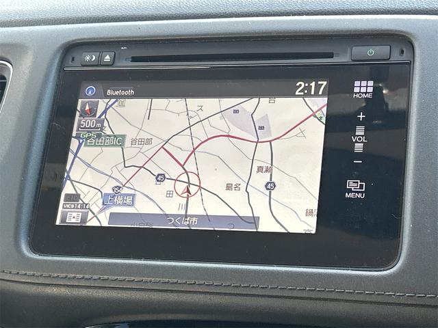 ヴェゼル ハイブリッドＸ　ＥＴＣ　バックカメラ　オートクルーズコントロール　衝突被害軽減システム　ナビ　オートライト　ＬＥＤヘッドランプ　アルミホイール　スマートキー　電動格納ミラー　ＡＴ　盗難防止システム　衝突安全ボディ（4枚目）