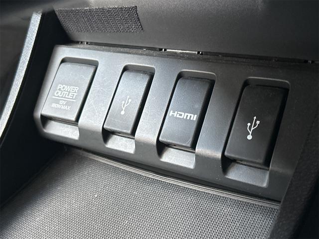 ヴェゼル ハイブリッドＸ　ＥＴＣ　バックカメラ　オートクルーズコントロール　衝突被害軽減システム　ナビ　オートライト　ＬＥＤヘッドランプ　アルミホイール　スマートキー　電動格納ミラー　ＡＴ　盗難防止システム　衝突安全ボディ（7枚目）