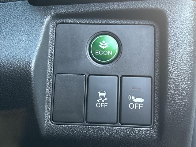 ヴェゼル ハイブリッドＸ　ＥＴＣ　バックカメラ　オートクルーズコントロール　衝突被害軽減システム　ナビ　オートライト　ＬＥＤヘッドランプ　アルミホイール　スマートキー　電動格納ミラー　ＡＴ　盗難防止システム　衝突安全ボディ（9枚目）