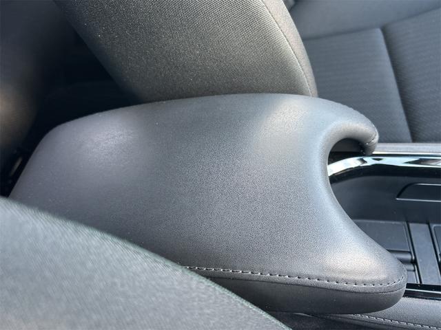 ヴェゼル ハイブリッドＸ　ＥＴＣ　バックカメラ　オートクルーズコントロール　衝突被害軽減システム　ナビ　オートライト　ＬＥＤヘッドランプ　アルミホイール　スマートキー　電動格納ミラー　ＡＴ　盗難防止システム　衝突安全ボディ（39枚目）