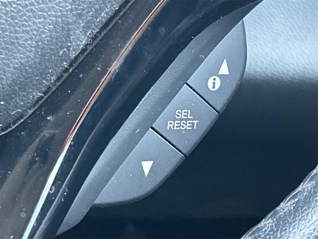 ヴェゼル ハイブリッドＸ　ＥＴＣ　バックカメラ　オートクルーズコントロール　衝突被害軽減システム　ナビ　オートライト　ＬＥＤヘッドランプ　アルミホイール　スマートキー　電動格納ミラー　ＡＴ　盗難防止システム　衝突安全ボディ（43枚目）