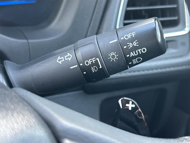 ヴェゼル ハイブリッドＸ　ＥＴＣ　バックカメラ　オートクルーズコントロール　衝突被害軽減システム　ナビ　オートライト　ＬＥＤヘッドランプ　アルミホイール　スマートキー　電動格納ミラー　ＡＴ　盗難防止システム　衝突安全ボディ（45枚目）