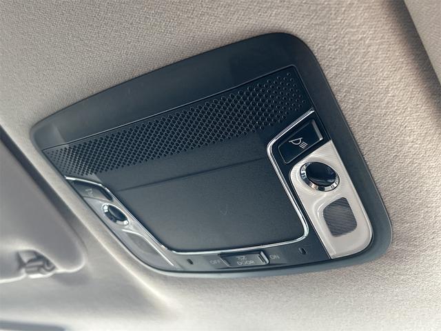 ヴェゼル ハイブリッドＸ　ＥＴＣ　バックカメラ　オートクルーズコントロール　衝突被害軽減システム　ナビ　オートライト　ＬＥＤヘッドランプ　アルミホイール　スマートキー　電動格納ミラー　ＡＴ　盗難防止システム　衝突安全ボディ（47枚目）