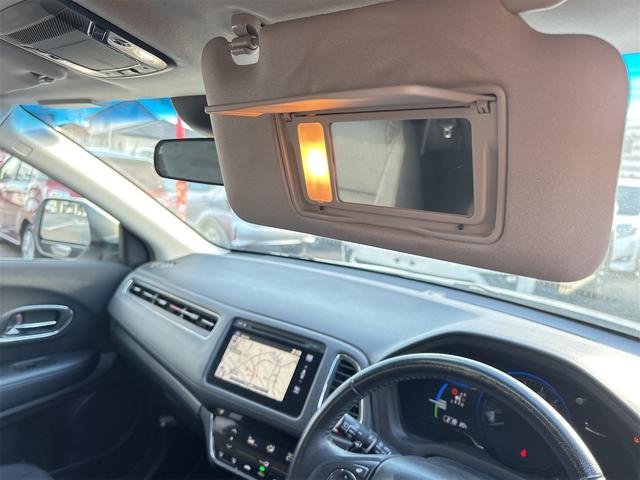 ヴェゼル ハイブリッドＸ　ＥＴＣ　バックカメラ　オートクルーズコントロール　衝突被害軽減システム　ナビ　オートライト　ＬＥＤヘッドランプ　アルミホイール　スマートキー　電動格納ミラー　ＡＴ　盗難防止システム　衝突安全ボディ（48枚目）