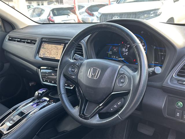 ヴェゼル ハイブリッドＸ　ＥＴＣ　バックカメラ　オートクルーズコントロール　衝突被害軽減システム　ナビ　オートライト　ＬＥＤヘッドランプ　アルミホイール　スマートキー　電動格納ミラー　ＡＴ　盗難防止システム　衝突安全ボディ（49枚目）