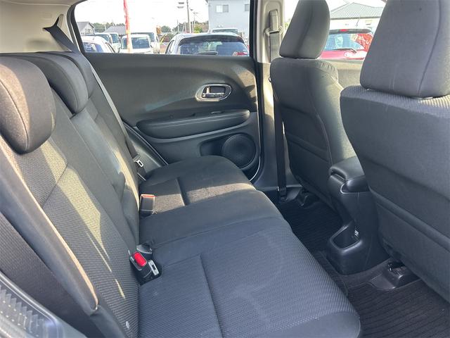 ヴェゼル ハイブリッドＸ　ＥＴＣ　バックカメラ　オートクルーズコントロール　衝突被害軽減システム　ナビ　オートライト　ＬＥＤヘッドランプ　アルミホイール　スマートキー　電動格納ミラー　ＡＴ　盗難防止システム　衝突安全ボディ（50枚目）