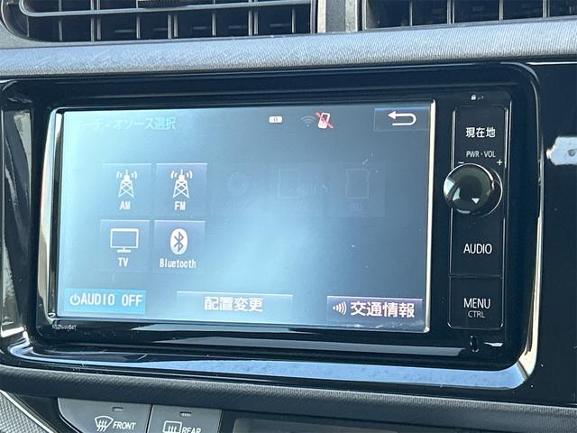 アクア Ｓ　ＥＴＣ　バックカメラ　ＴＶ　クリアランスソナー　オートライト　スマートキー　アイドリングストップ　電動格納ミラー　シートヒーター　ＣＶＴ　衝突安全ボディ　ＡＢＳ　ＥＳＣ　ＣＤ　Ｂｌｕｅｔｏｏｔｈ（4枚目）