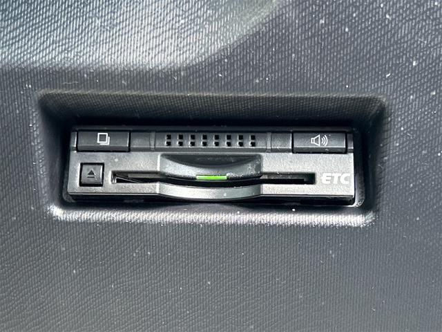 アクア Ｓ　ＥＴＣ　バックカメラ　ＴＶ　クリアランスソナー　オートライト　スマートキー　アイドリングストップ　電動格納ミラー　シートヒーター　ＣＶＴ　衝突安全ボディ　ＡＢＳ　ＥＳＣ　ＣＤ　Ｂｌｕｅｔｏｏｔｈ（11枚目）
