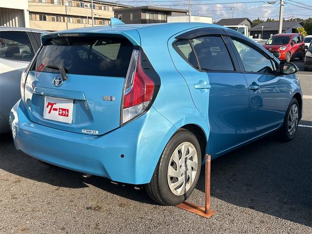 アクア Ｓ　ＥＴＣ　バックカメラ　ＴＶ　クリアランスソナー　オートライト　スマートキー　アイドリングストップ　電動格納ミラー　シートヒーター　ＣＶＴ　衝突安全ボディ　ＡＢＳ　ＥＳＣ　ＣＤ　Ｂｌｕｅｔｏｏｔｈ（17枚目）