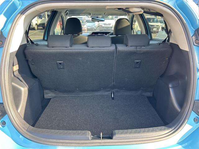 アクア Ｓ　ＥＴＣ　バックカメラ　ＴＶ　クリアランスソナー　オートライト　スマートキー　アイドリングストップ　電動格納ミラー　シートヒーター　ＣＶＴ　衝突安全ボディ　ＡＢＳ　ＥＳＣ　ＣＤ　Ｂｌｕｅｔｏｏｔｈ（31枚目）