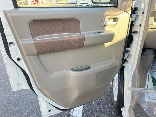 エブリイワゴン ＪＰターボ　ＥＴＣ　バックカメラ　ナビ　ＴＶ　キーレスエントリー　電動格納ミラー　ＡＴ　盗難防止システム　ＡＢＳ　ＣＤ　アルミホイール　衝突安全ボディ　エアコン　パワーステアリング　パワーウィンドウ（22枚目）