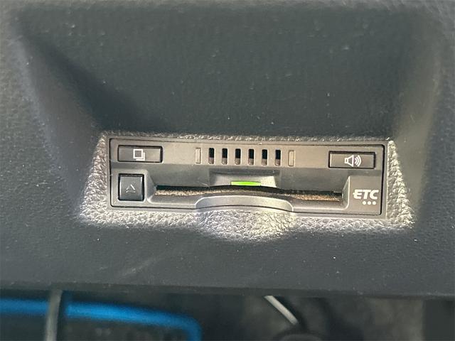 ヤリス ハイブリッドX ドライブレコーダー ETC 全周囲カメラ TV オートクルーズコントロール レーンアシスト 衝突被害軽減システム オートマチックハイビーム オートライト スマートキー(10枚目)