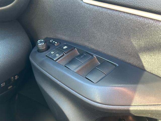 ヤリス ハイブリッドX ドライブレコーダー ETC 全周囲カメラ TV オートクルーズコントロール レーンアシスト 衝突被害軽減システム オートマチックハイビーム オートライト スマートキー(25枚目)